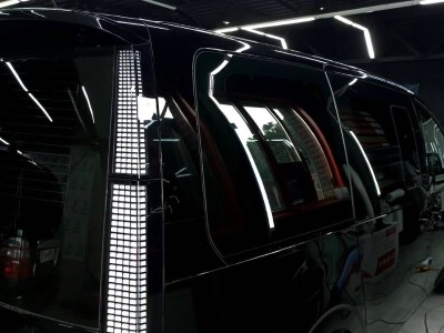 Бронирование фар и тонирование задней полусферы на автомобиле HYUNDAI STARIA