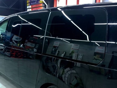 Бронирование фар и тонирование задней полусферы на автомобиле HYUNDAI STARIA