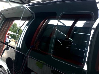 Бронирование фар и тонирование задней полусферы на автомобиле HYUNDAI STARIA