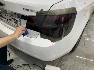 Тонирование фонарей заднего освещения Chevrolet Cruze