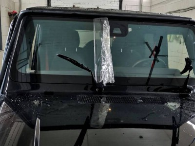 Демонтаж старой защитной пленкой Clearex и монтаж новой Mercedes G Class W463