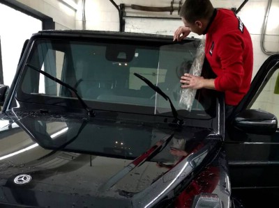 Демонтаж старой защитной пленкой Clearex и монтаж новой Mercedes G Class W463