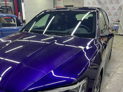 Демонтаж строй защитной пленки с лобового стекла и монтаж новой AUDI e-tron