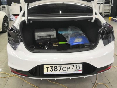 Тонирование задней оптики Hyundai Elantra 2019- 