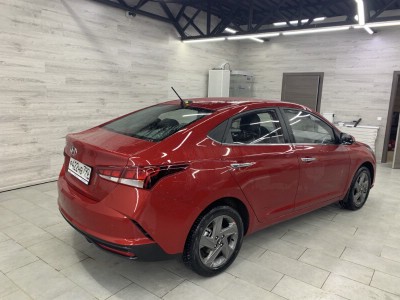 Тонирование задней полусферы остекления авто Hyundai Solaris 2017-