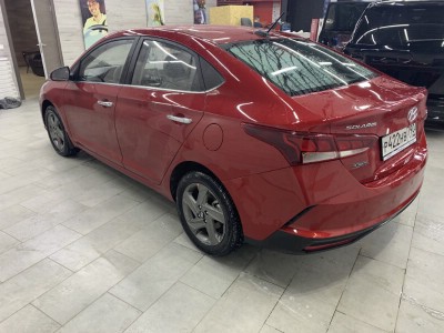 Тонирование задней полусферы остекления авто Hyundai Solaris 2017-