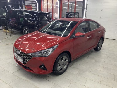 Тонирование задней полусферы остекления авто Hyundai Solaris 2017-