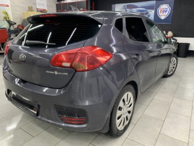 Тонирование задней полусферы остекления авто Kia Ceed