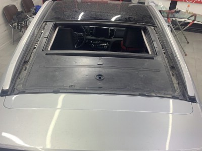 Замена остекления панорамной крыши Kia Sportage 5D SUV 2016-