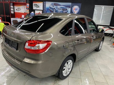 Тонирование остекление задней полусферы Lada Granta