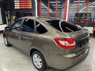 Тонирование остекление задней полусферы Lada Granta