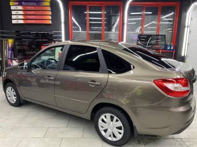 Тонирование остекление задней полусферы Lada Granta