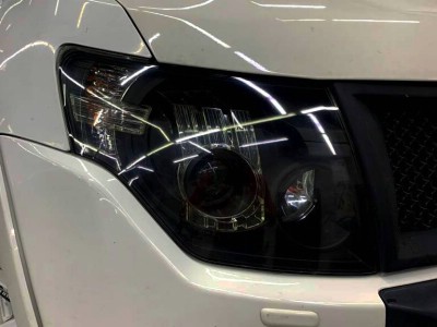 Полировка и защита фар полиуретановой плёнкой Mitsubishi Pajero IV