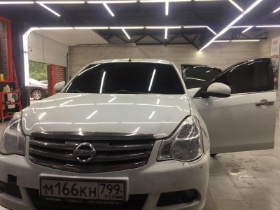 Тонирование лобового и передних опускных стекол Nissan Almera NEW 