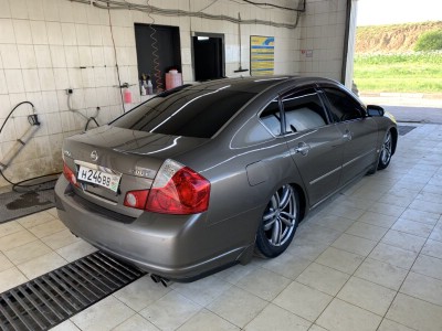 Тонирование всего остекления авто Nissan Fuga