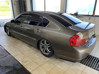 Тонирование всего остекления авто Nissan Fuga