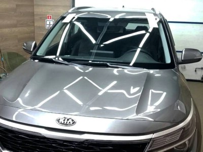 Переклейка лобового стекла с сохранением на автомобиле KIA SELTOS 2019