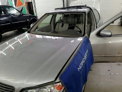 Переклейка лобового стекла с сохранением, на Nissan Maxima A33 2000-2006