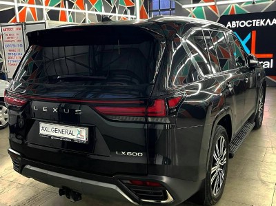 Переклейка с сохранением лобового стекла на автомобиле Lexus LX600