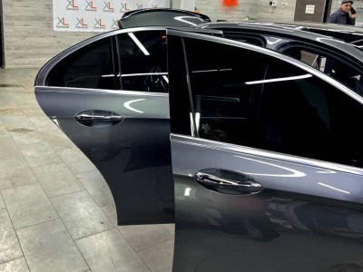Перетонировка задней полусферы пленкой Llumar 05% Mercedes E-Class W213