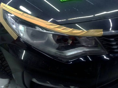 Полировка и бронирование фар на автомобиле Kia Optima