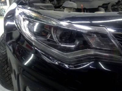 Полировка и бронирование фар на автомобиле Kia Optima