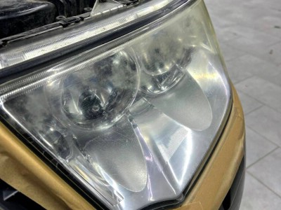 Полировка и бронирование фар на автомобиле MITSUBISHI PAJERO