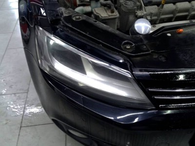 Полировка и бронирование фар на Volkswagen Jetta