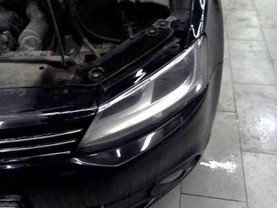 Полировка и бронирование фар на Volkswagen Jetta