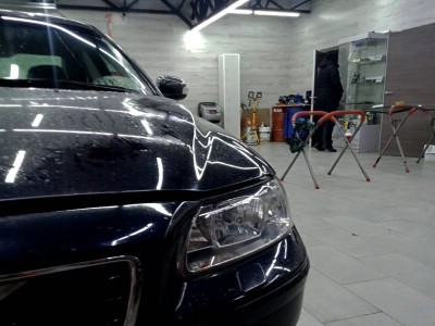 Полировка и бронирование фар на Volvo S60