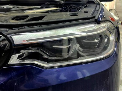Полировка и защита фар полиуретановой пленкой BMW 5 G30