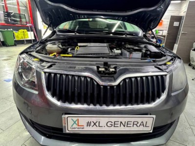 Полировка и защита фар полиуретановой пленкой Skoda Octavia A7