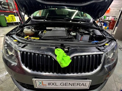 Полировка и защита фар полиуретановой пленкой Skoda Octavia A7