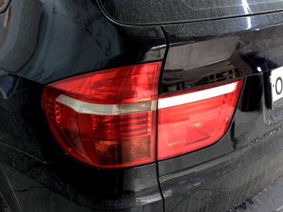 Полировка задних фонарей на BMW X5