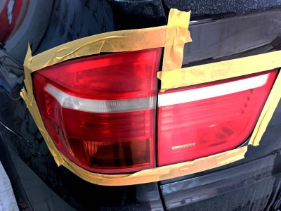 Полировка задних фонарей на BMW X5