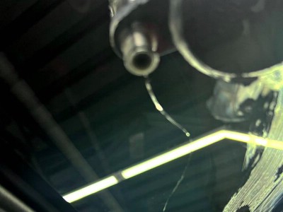 Ремонт трещины панорамной крыши и защита ее полиуретановой пленкой Volvo XC90