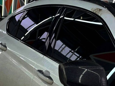 Тонирование 05% и передних стекол 50% Geely Tugella