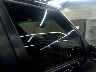 Тонирование 2 передних стекол на автомобиле пленкой Suncontrol 35% Range Rover L322
