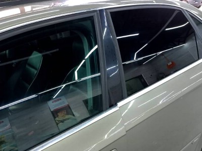 Тонирование двух задних стекол 5%, двух передних атермальной, и замена лобового стекла с тонировкой атермальной плёнкой Audi A4