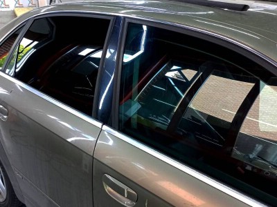 Тонирование двух задних стекол 5%, двух передних атермальной, и замена лобового стекла с тонировкой атермальной плёнкой Audi A4