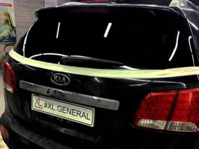 Тонирование и замена стекла крышки багажника Kia Sorento 2009-2012
