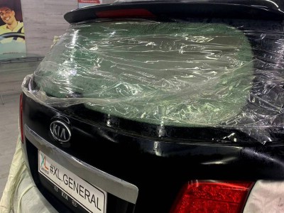 Тонирование и замена стекла крышки багажника Kia Sorento 2009-2012