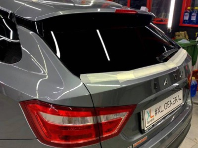 Тонирование и замена стекла крышки багажника Lada VEsta Cross