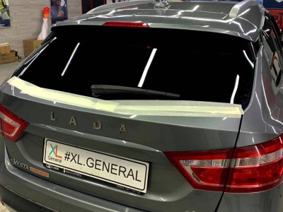 Тонирование и замена стекла крышки багажника Lada VEsta Cross