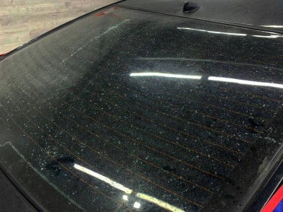 Тонирование и замена заднего стекла Kia Rio III 2011-2017