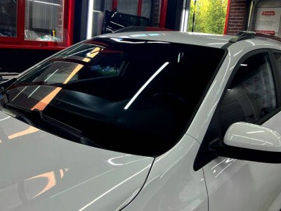 Тонирование лобового и передних стекол атермальной пленкой KIA Rio X