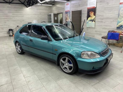 Honda Civic VI тонирование лобового стекла атермальной пленкой