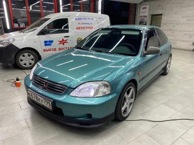 Honda Civic VI тонирование лобового стекла атермальной пленкой