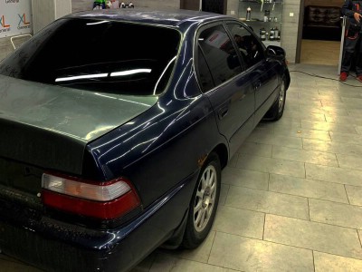 Тонирование лобового стекла и 2х передних опускных 5% Toyota Corolla