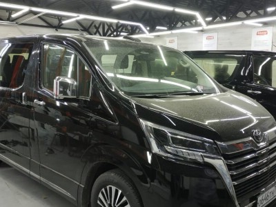 Тонирование минивена Toyota HI-ACE